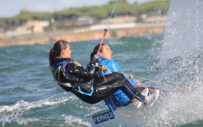 Las regatistas Julia Miñana y Silvia Sebastiá viajan al Campeonato de Europa Juvenil de 420 en Portugal