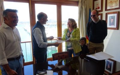 El Club Náutico de Jávea incorpora el remo a su oferta de deportes vinculados al mar