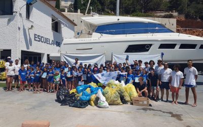 El Club Náutico y la Fundación Ecomar, juntos por la limpieza de la costa