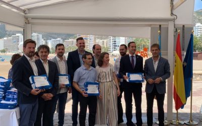 Fotonoticia: El Club recoge su bandera azul