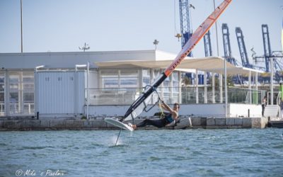 José Luis Boronat hace una exhibición de Foil en el Valencia Boat Show