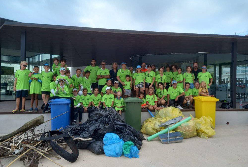 El Club Náutico Jávea participa en el Día Mundial de la Limpieza