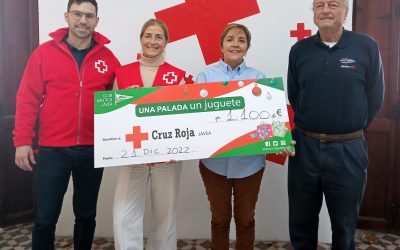 Donación de 1.100 euros para Cruz Roja Jávea