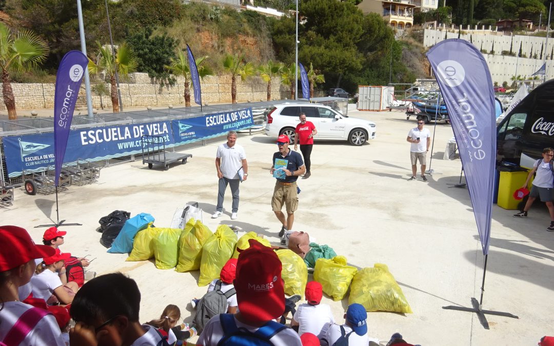 Jornada de limpieza de la costa con Fundación Ecomar