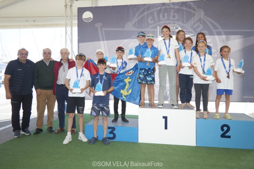 El Club Náutico Jávea se cuelga cuatro medallas en el Autonómico de Optimist B