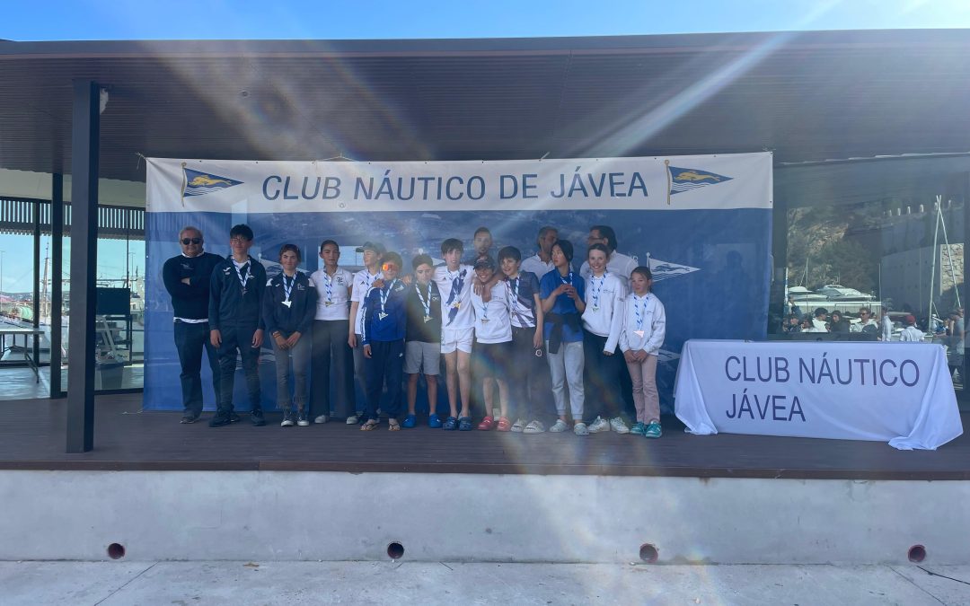 85 Optimist disfrutan de nuestra bahía durante la Copa Autonómica Infantil CNJ
