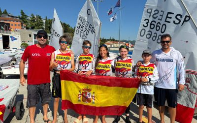 Julián Viciano revalida el título de campeón del mundo de Optimist por equipos, liderando al team nacional