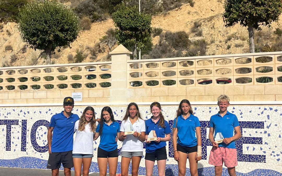 Nuestros regatistas de ILCA 4 obtienen grandes resultados durante el Trofeo Vela Ligera RCN Calpe