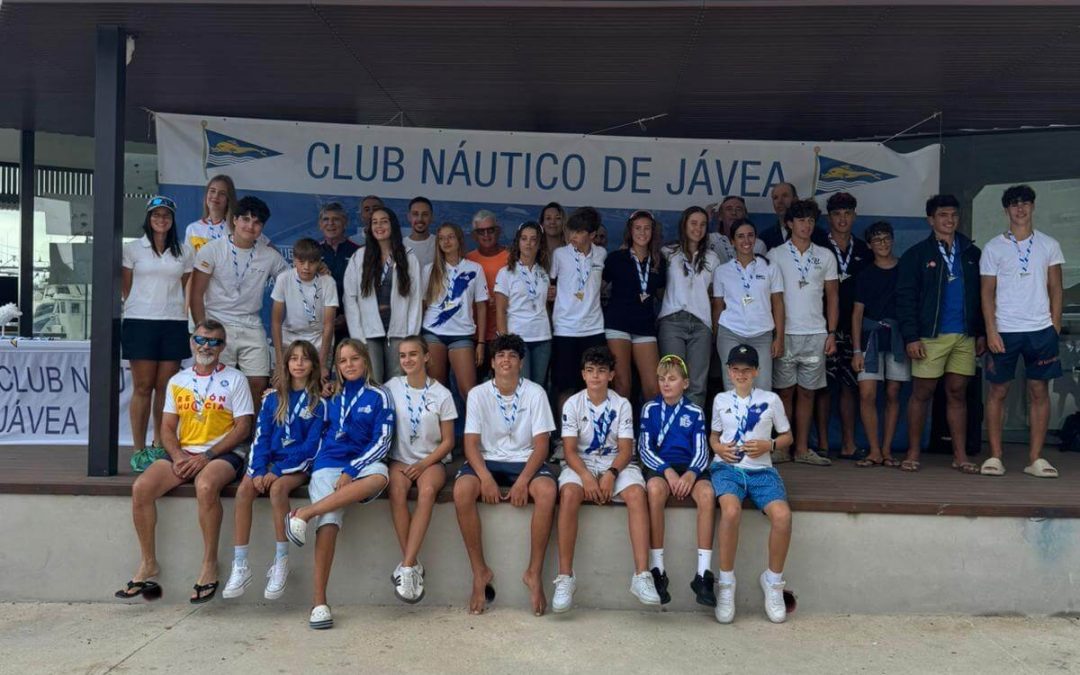 Más de 50 regatistas se dan cita en la Copa Autonómica Windsurf CN Jávea