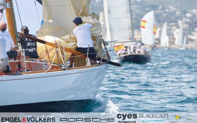 La IV Regata Clásicos de la Comunitat Valenciana ofrece un gran espectáculo en la bahía de Jávea