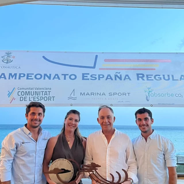 ¡Enhorabuena "Scorpa VI" de Julián Crespo! 👏🙌

La tripulación de Julián Crespo, junto a sus hijos Álex y Javi y su mujer Luisa Sánchez se han proclamado campeones de España y Autonómicos Regularidad de Motonáutica 2025. 

La prueba, organizada por el @cnmoraira , tuvo un recorrido que llevo a los participantes hasta la Isla de Formentera. 

La competición finalizó con el acto de entrega de premios a los vencedores. ¡Enhorabuena campeones! 🌊😎

#somosunequipo #somosclub #regularidadmoraira2025 #motonautica 

@xabiaesports @fvmotonautica