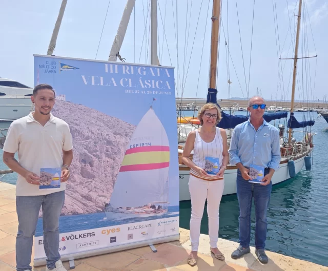 III Regata de Vela Clásica de la Comunitat Valenciana 🤎🧭

Esta mañana hemos presentado en las instalaciones de nuestro club la III Regata de Vela Clásica de la Comunitat Valenciana, un evento que celebra la historia, la elegancia y la belleza del deporte náutico ⛵ 

El acto ha contado con la presencia de la alcaldesa de Xàbia, @rosacardonaxabia y el concejal de Deportes @tonimolinacanet , que han mostrado su apoyo a la competición y la apuesta que hacen por ella. Junto a ellos ha estado presentando la regata el presidente del Club Náutico de Jávea, @arturomiquel45 .

📅 La regata se celebrará del 27 al 29 de junio y reunirá una flota excepcional de embarcaciones de Época, Clásicos, RI Espíritu de Tradición y Modern Classics.

Una cita que une deporte, tradición y belleza, y que volverá a traer a nuestra bahía una estampa única de navegación legendaria 🌊

¡Os esperamos para disfrutar de esta experiencia!

#somosunequipo #somosdeporte #somosclub #velaclásica #clásicos #barcosclásicos #clubnáuticojávea

@ajuntamentxabia @xabiaesports @blackcapevlc @engelvoelkers.valencia @mahou_es @epifanes_nl @somvelafederacio @oficial_rfev @acncv_oficial